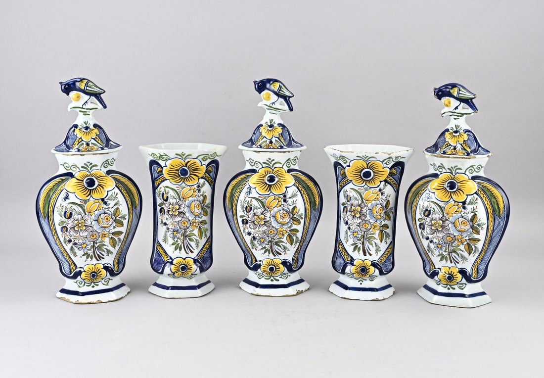 5-piece Delft faience cabinet set, H 22 - 33 cm. (1 of 3)