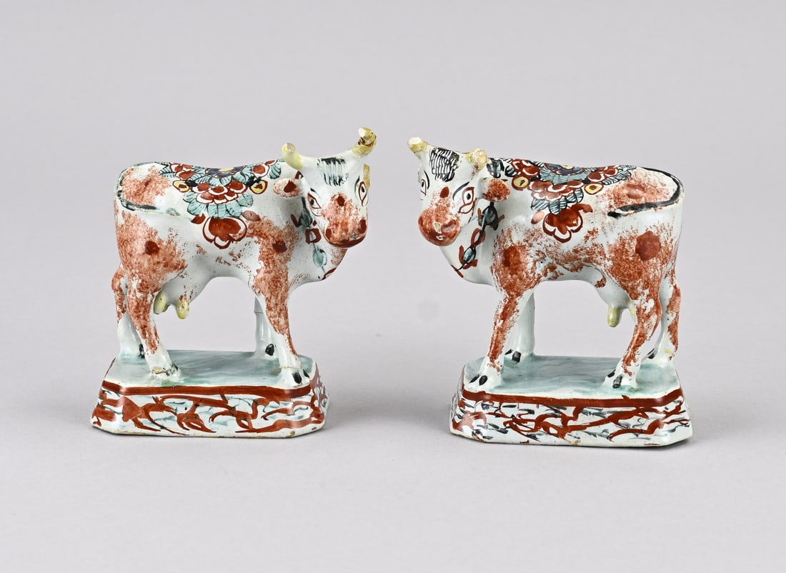 2x Antique Delft cow (1 of 3)