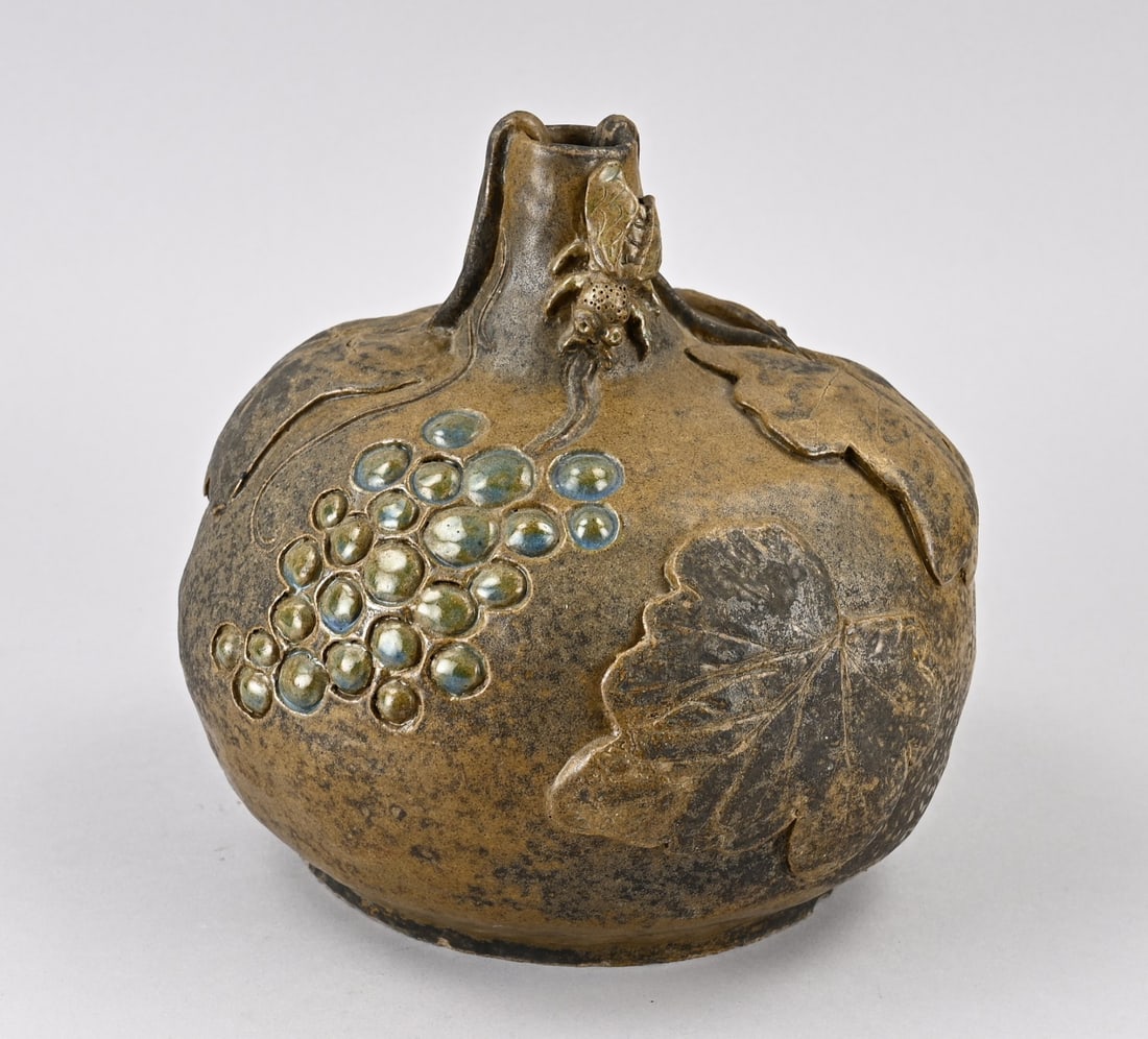 Art Nouveau jug, 1900 (1 of 2)
