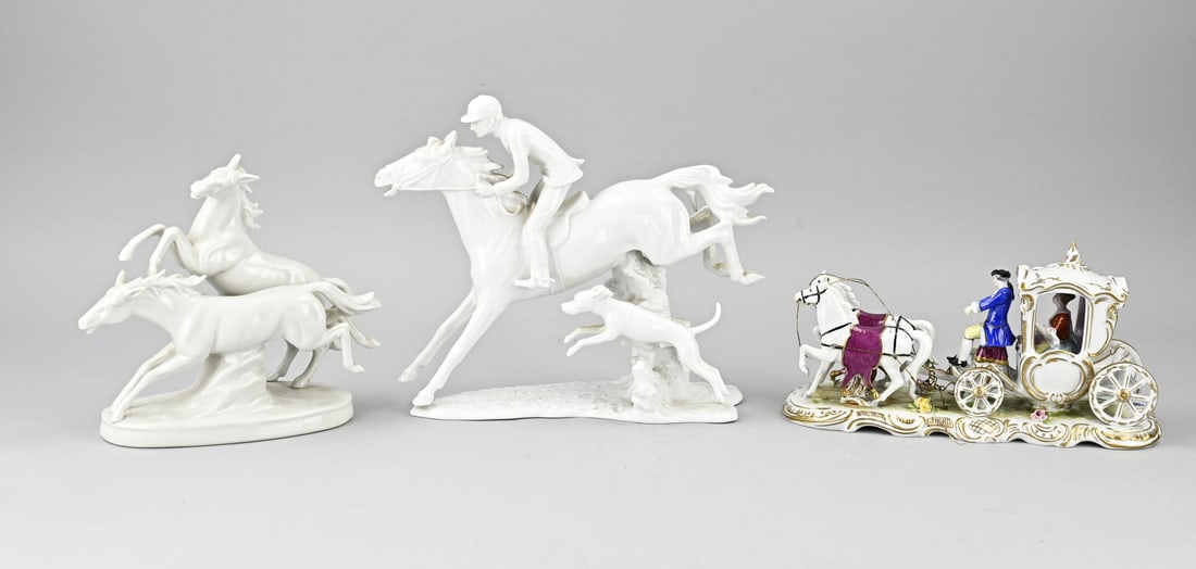 3x Porcelain figurine: Three porcelain figurines. Germany. Second half of the 20th century. 1x Carriage, numbered + German porcelain mark. 1x Two horses, GDR. 1x Rider, marked AK Germany. Dimensions: 20 x 27 cm. In good con