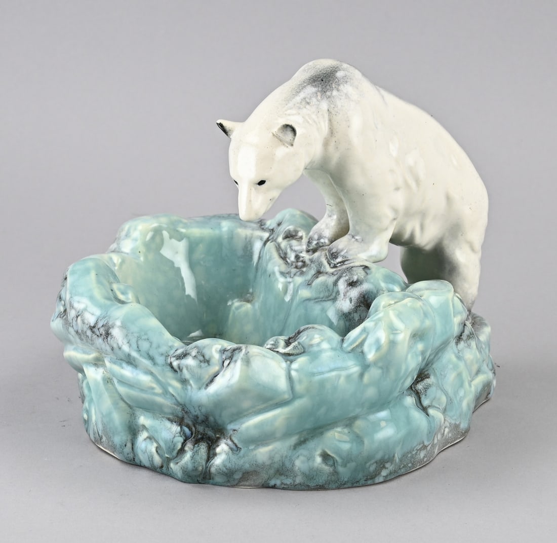 Porcelain ashtray, Polar bear (1 of 2)