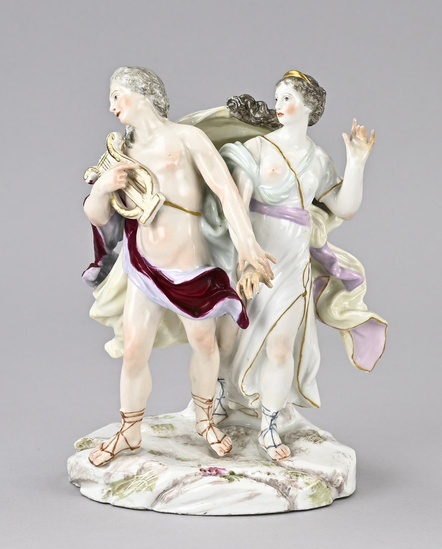 Porcelain figure group, 19.5 cm. (1 of 2)