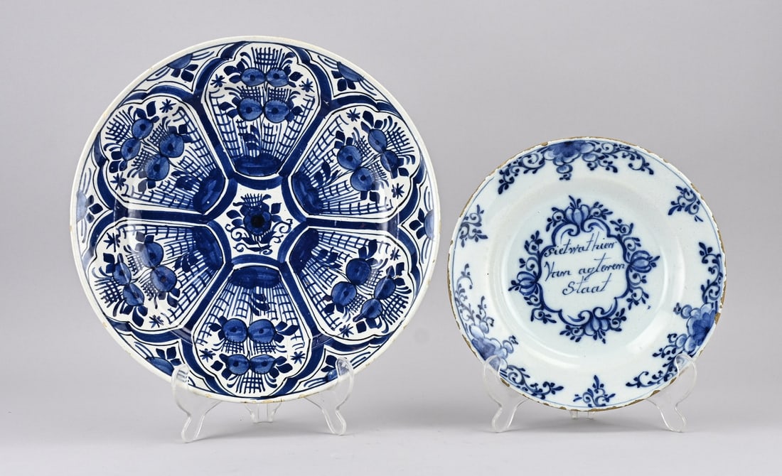 2x Delft plate Ø 23 - 30 cm. (1 of 2)
