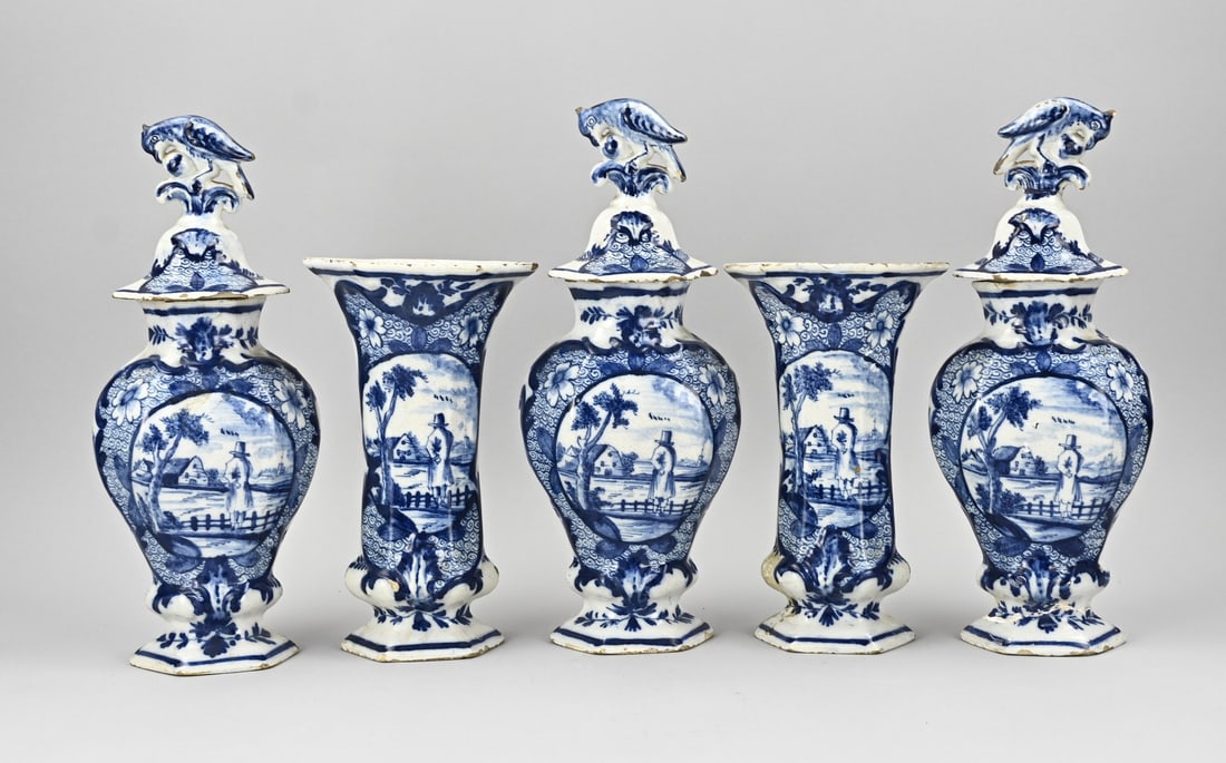 5-piece Delft cabinet set, H 25 - 34 cm. (1 of 3)