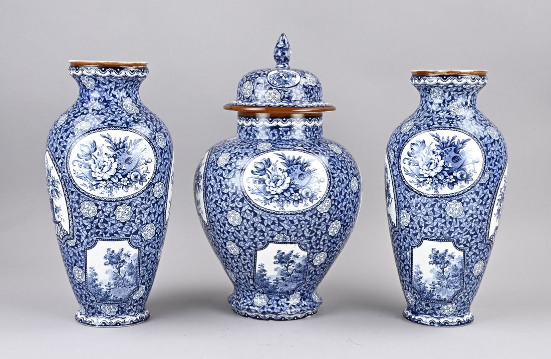 3-piece cabinet set, 1900 (1 of 2)