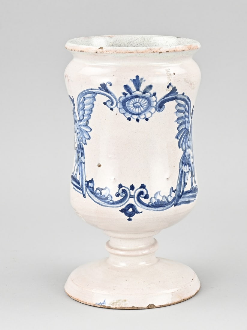 Delft pot: 18th-century Delft faience apothecary jar/Albarello. Dimensions: H 23.5 cm. In good condition.