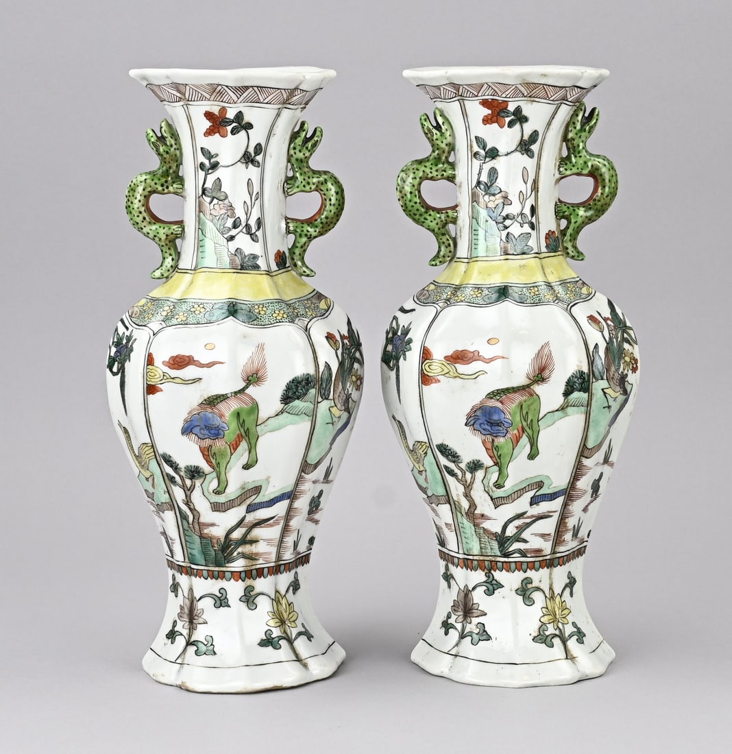 2x Chinese vase, H 28.3 cm. (1 of 2)