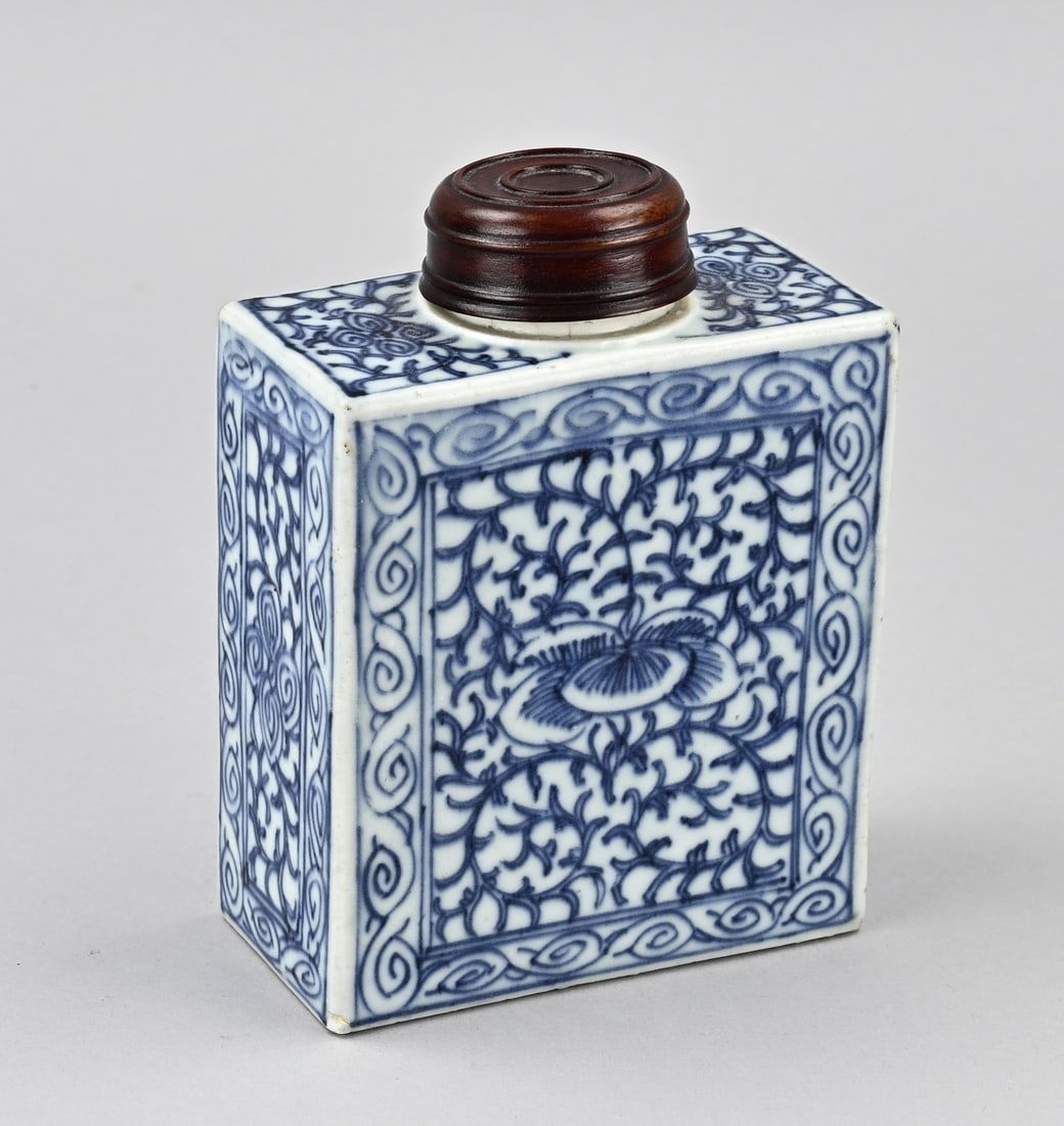 Chinese tea caddy (1 of 3)