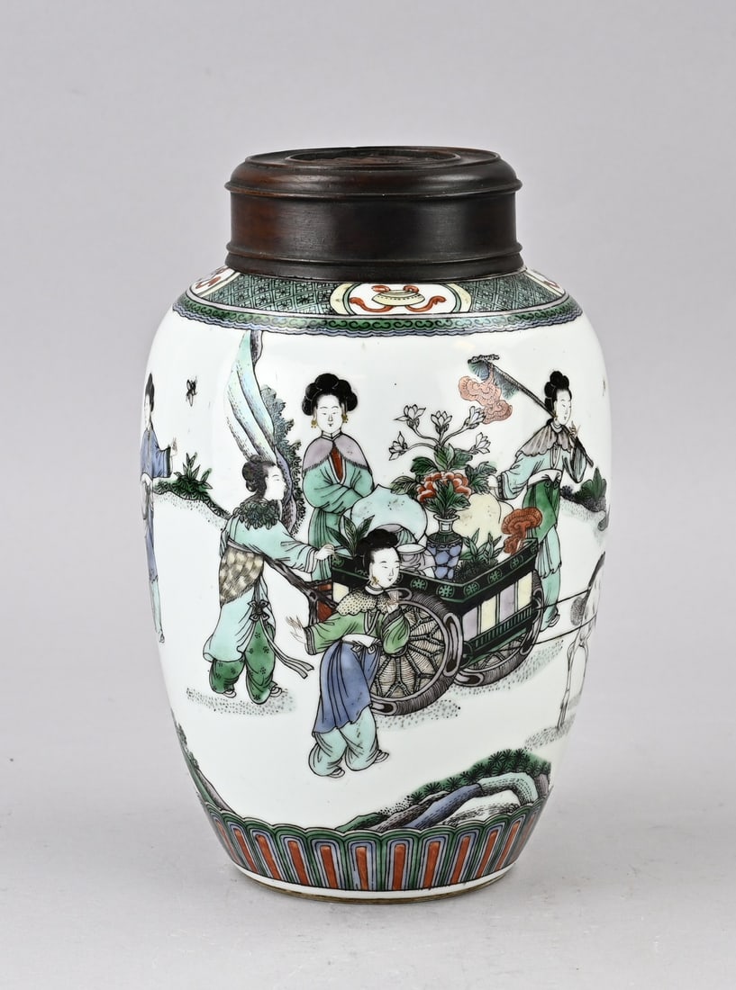 Chinese lidded pot (1 of 3)