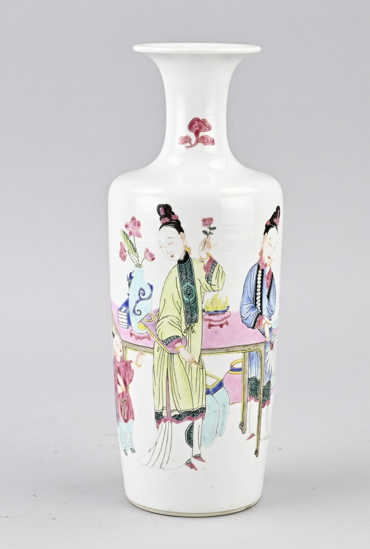 Chinese vase, H 25 cm. (1 of 3)