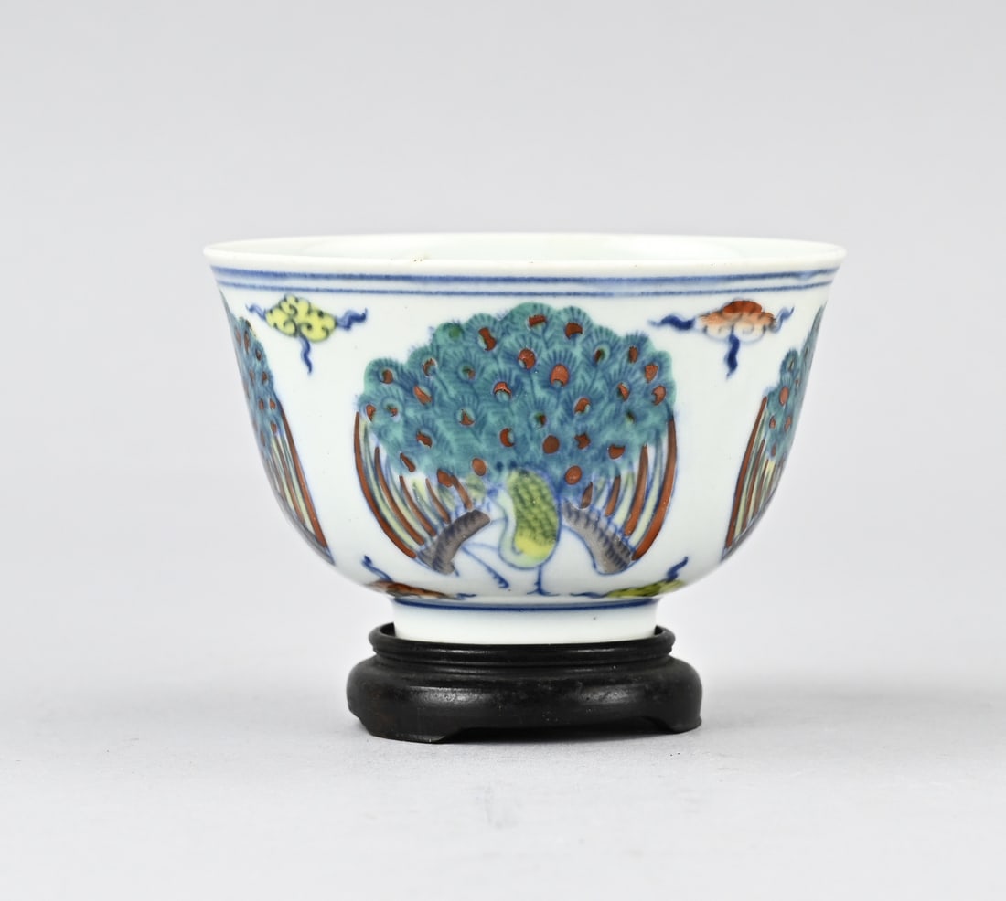 Chinese Doucai cup (1 of 3)