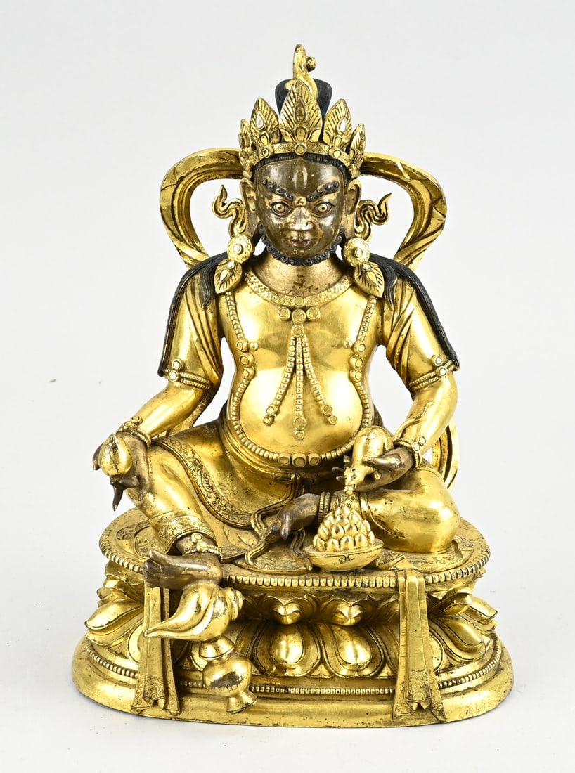 Chinese Buddha, 22.8 cm.: Antique, 18th-century, Chinese gilded bronze Buddha with a rat eating in his hand, seated on a lotus flower. Patinated face. With floral base mark. Dimensions: H 22.8 cm. Signs of use. In good
