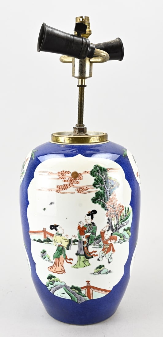 Verte family vase lamp, H 56 cm.: Antique Chinese porcelain vase lamp with Familie Verte decor + powder blue glaze. Hole in the bottom + top rim repaired. Dimensions: H 56 cm. In fair/good condition.