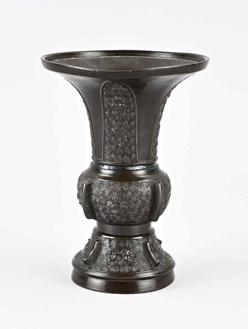 Chinese bronze vase, H 17.3 cm. (1 of 2)