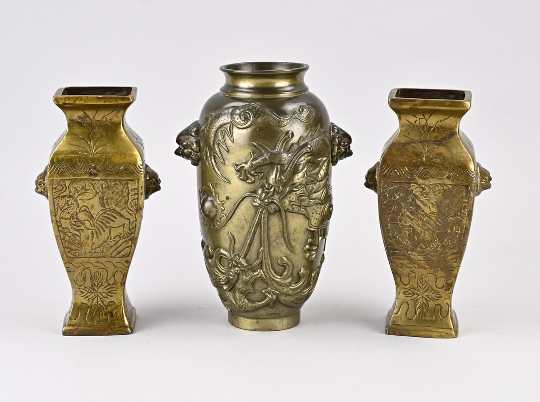 3x Chinese bronze vase, H 20 - 22.5 cm. (1 of 1)