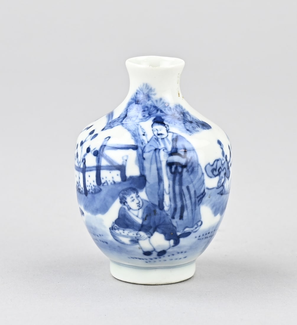 Chinese miniature vase, H 7 cm. (1 of 3)