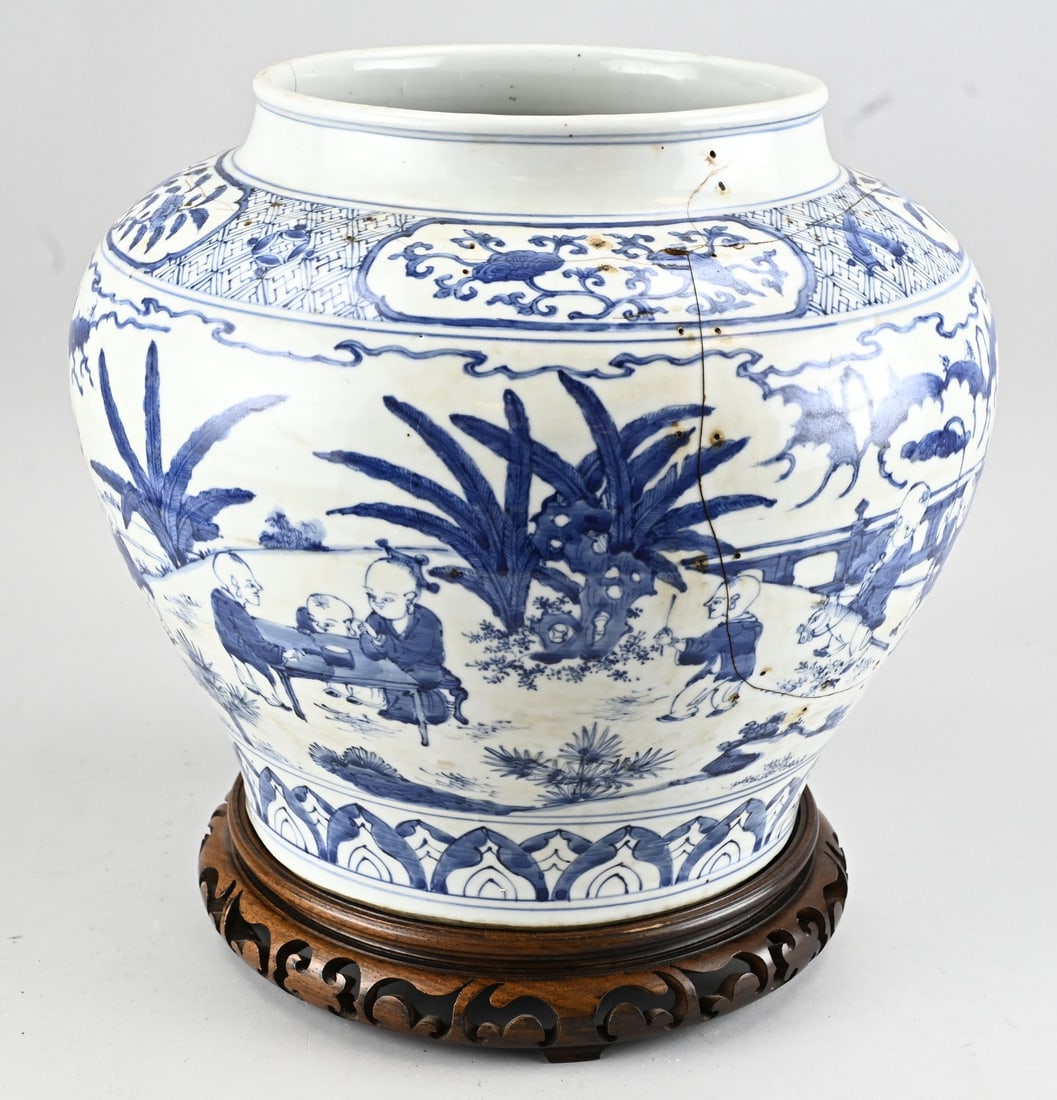 Large Chinese pot - 3