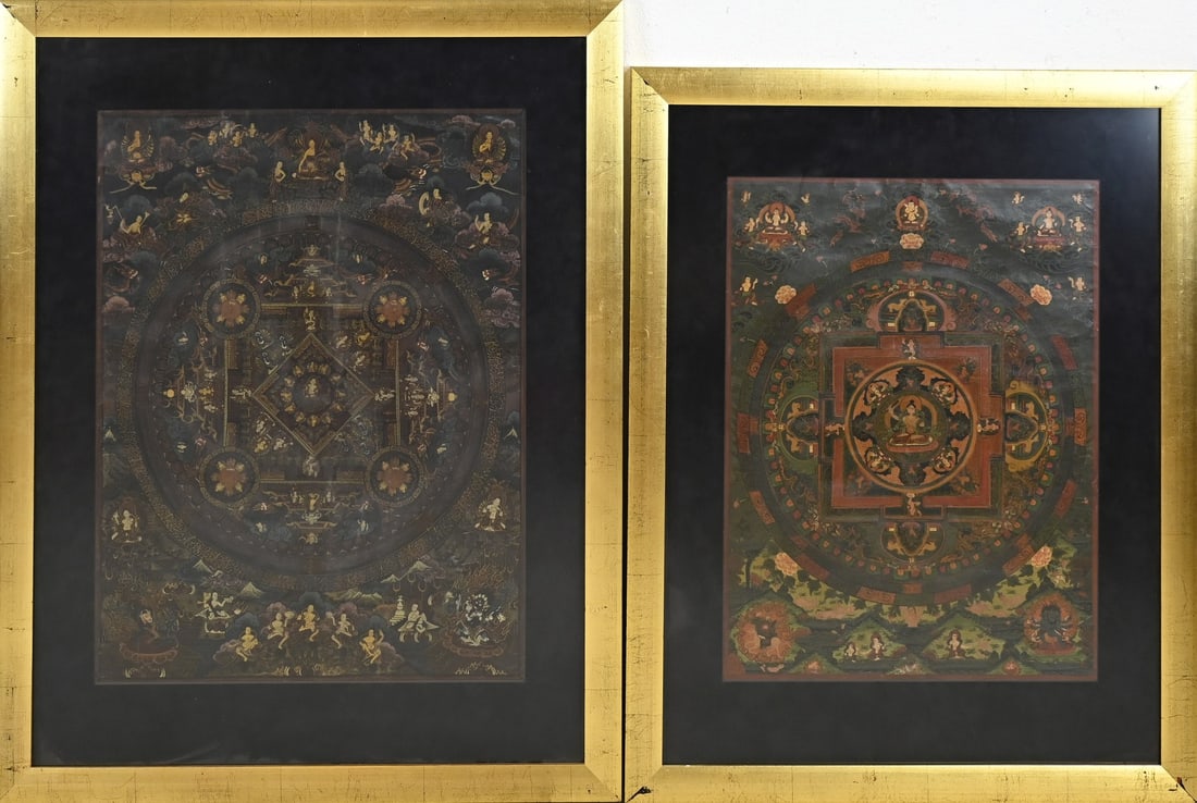 2x Tangka in frame: Two old framed Tibetan tangkas. 20th century. Dimensions: 52 x 62 cm. In good condition.