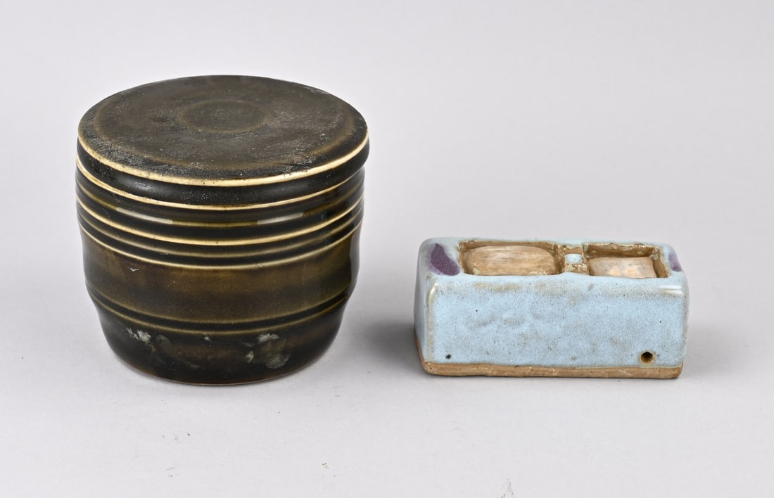 2x Celadon porcelain (1 of 2)