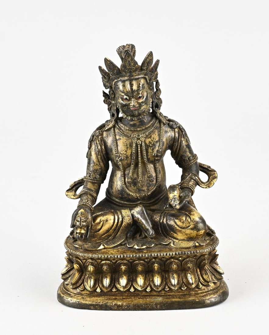 Bronze Buddha, H 16.7 cm.: Antique gilded Chinese bronze Buddha, seated on a lotus flower. With floral base mark. Wear. Dimensions: H 16.7 cm. In good condition.