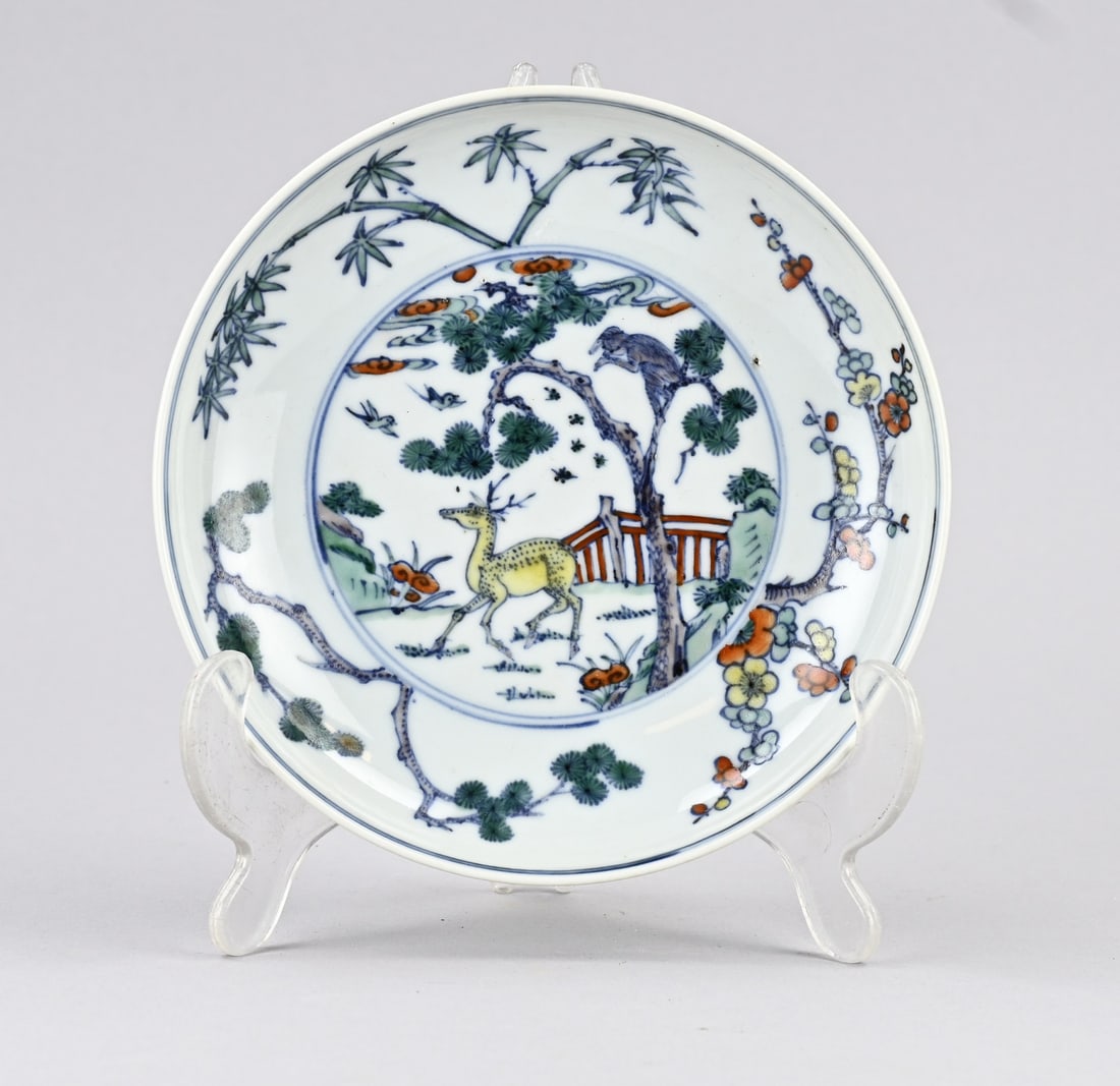 Doucai plate Ø 16.4 cm. (1 of 2)