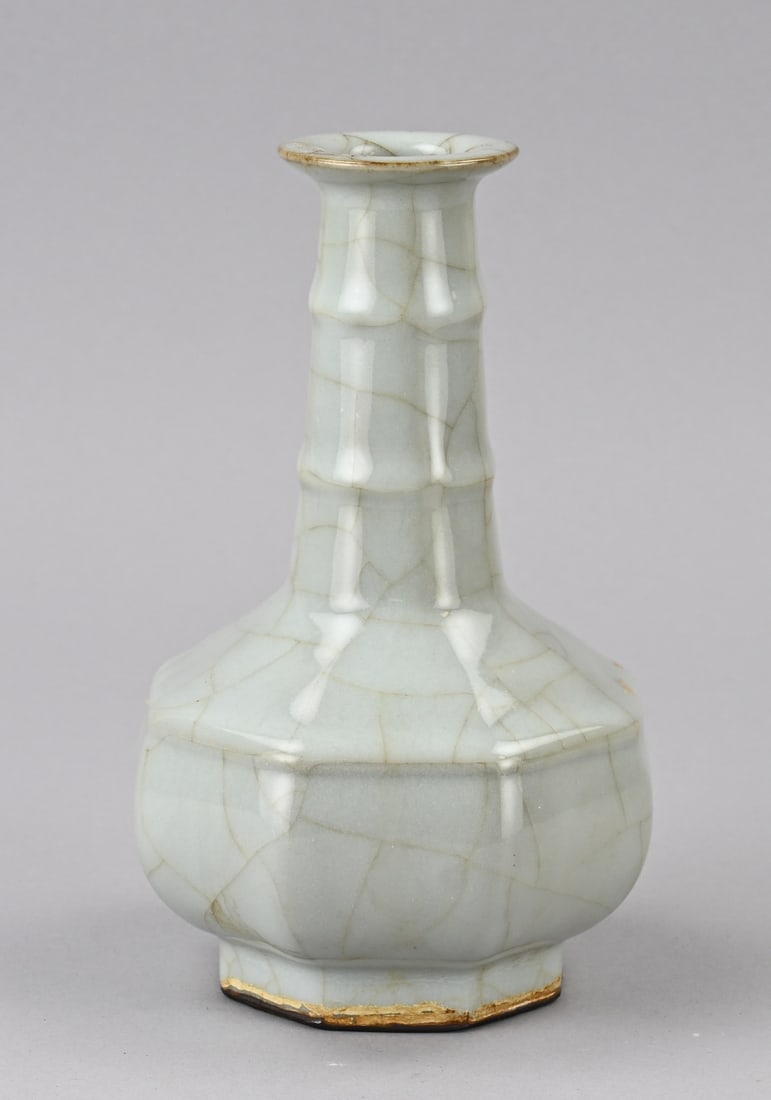Celadon pipe vase, H 18.2 cm. (1 of 2)