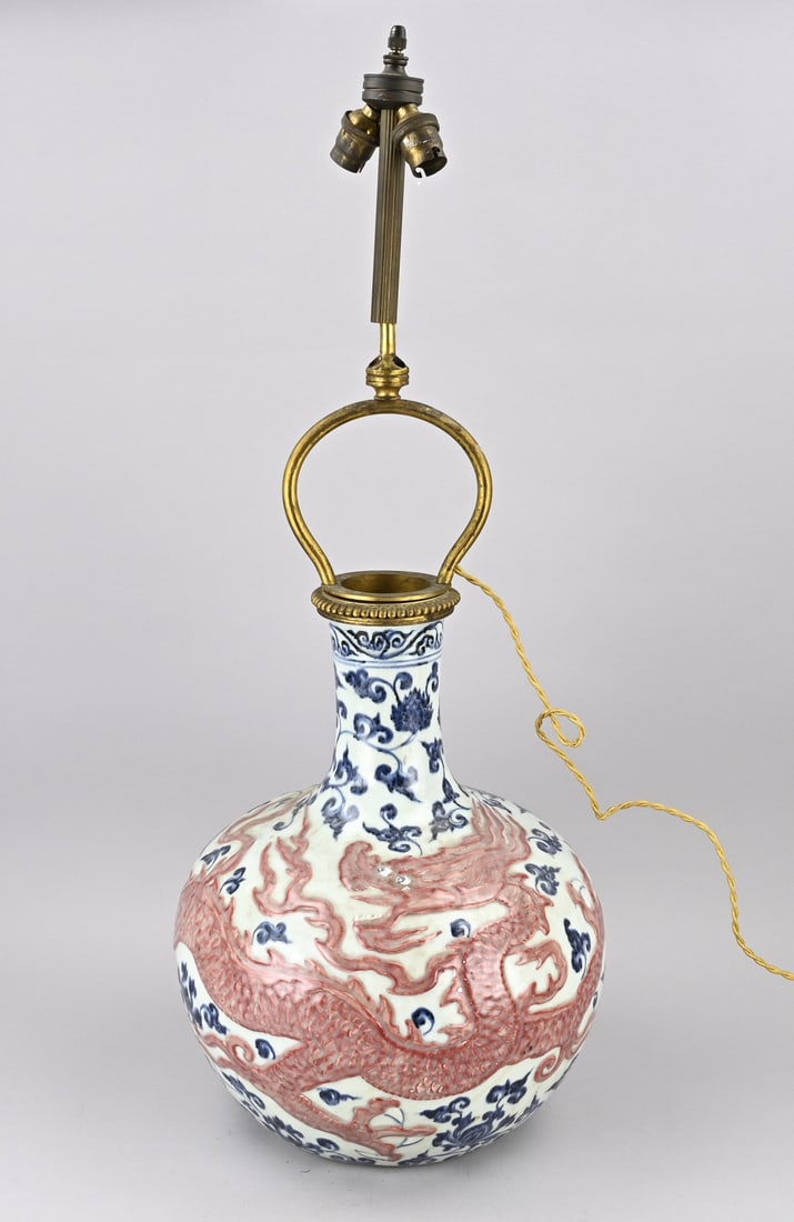 Chinese vase lamp (1 of 3)