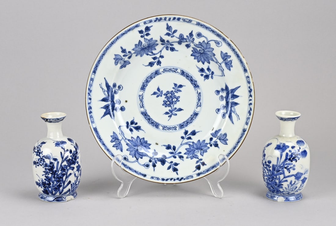 3x Chinese porcelain (1 of 2)