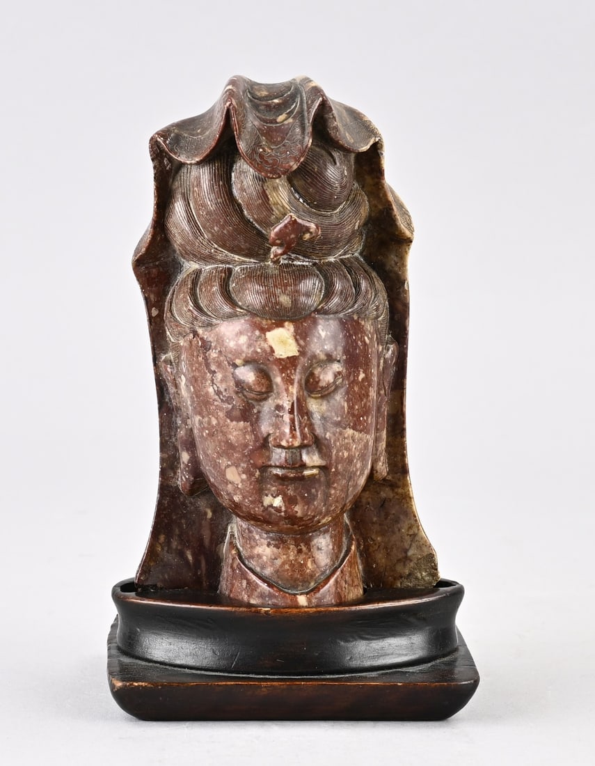 Quan Yin Soapstone, 19.7 cm.: Antique soapstone quan yin with original carved wooden console. Dimensions: 19.7 cm. In good condition.