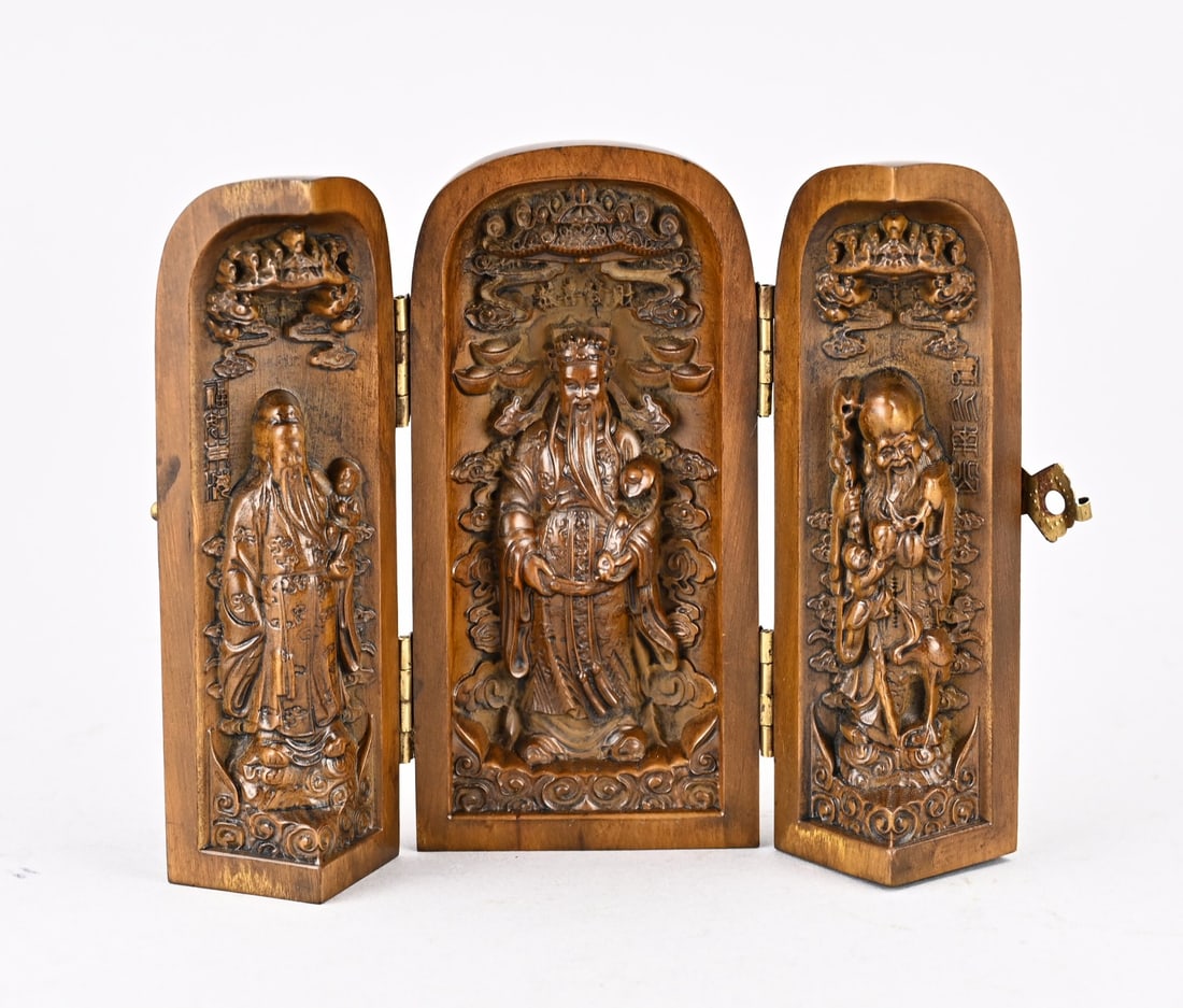 Chinese triptych: Old/antique Chinese, hardwood carved triptych with three gods and text. Very detailed. 20th century. Dimensions: 10.5 x 12.5 x 2.5 cm. In good condition.