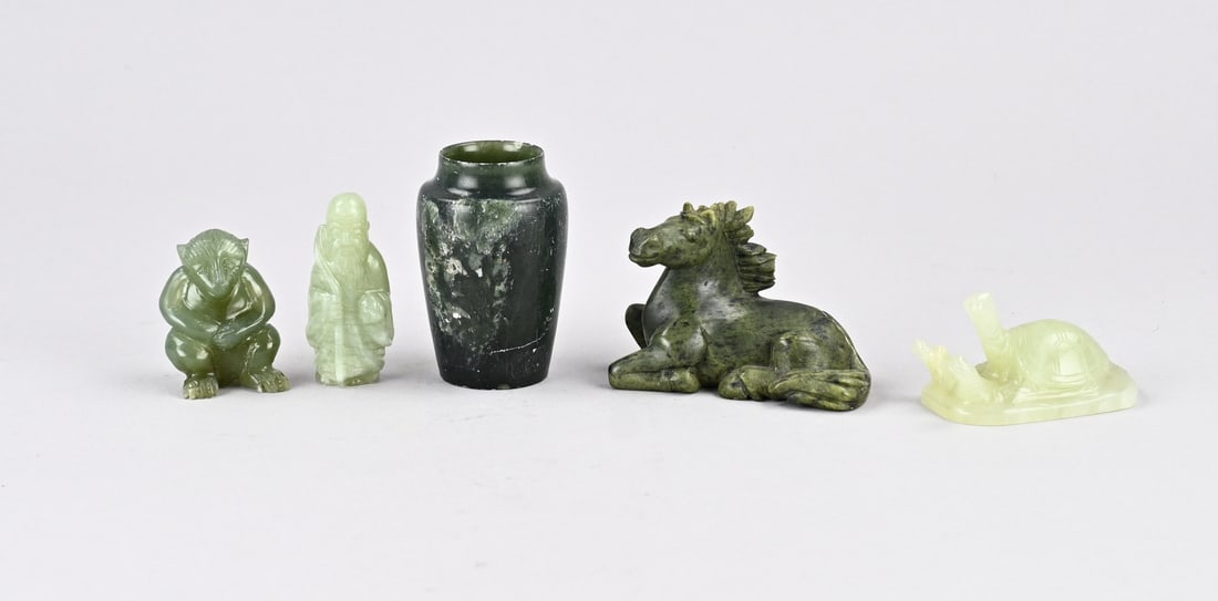Lot of jade objects (5x) (1 of 1)