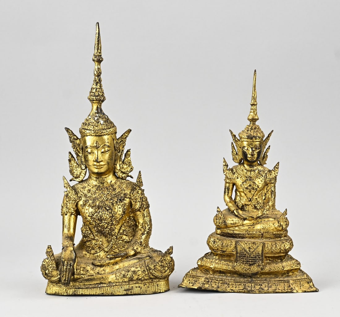2x Buddha (Thailand): Two old/antique gilded bronze Buddha figures. Thailand. 19th - 20th Century. Dimensions: H 26 - 32 cm. In good condition.
