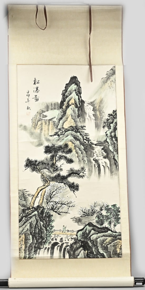 Chinese scroll painting: Old Chinese scroll painting with signature and mountain landscape decoration. 20th century. Gouache on paper. Dimensions: H 130 x W 50.5 cm. In good condition.