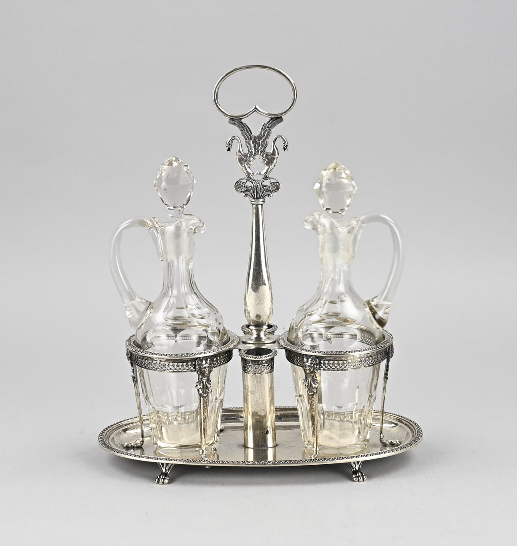 Silver table set with decanters - 2
