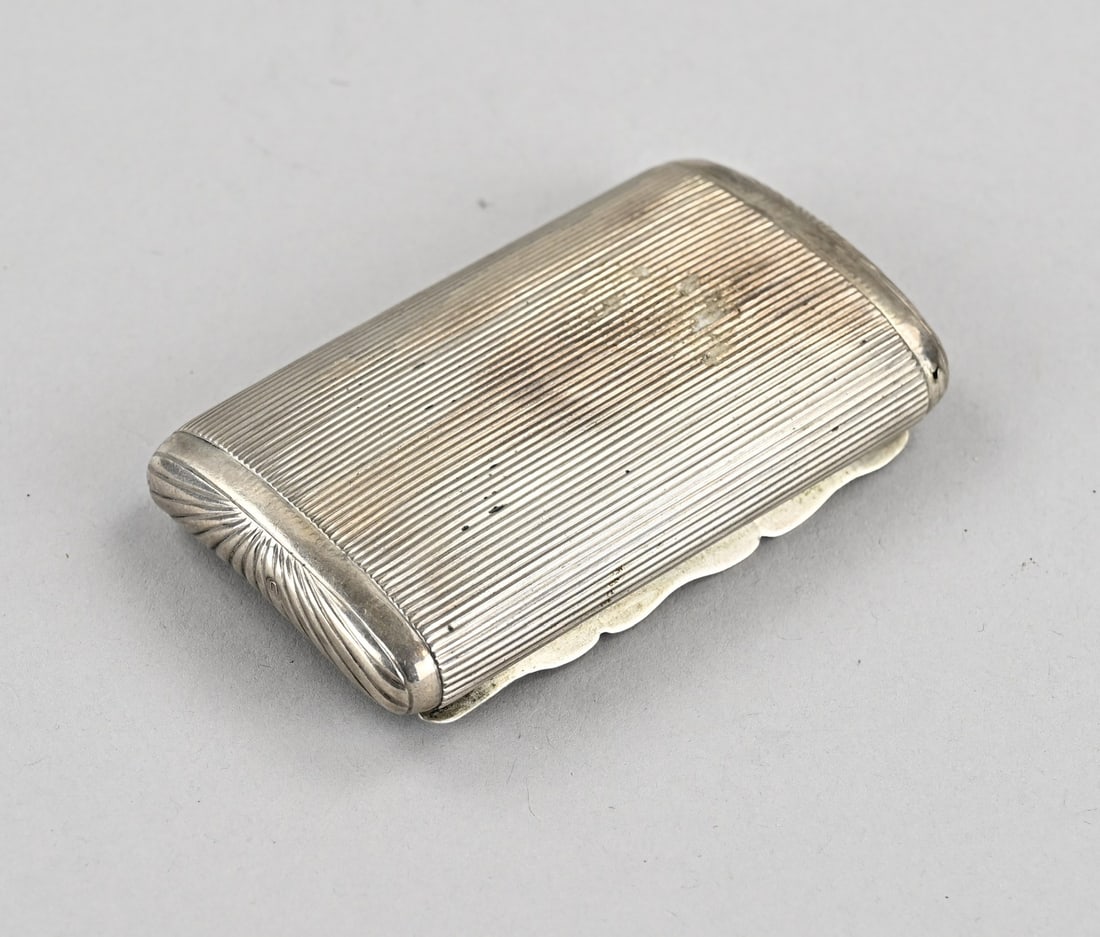 Silver snuff box - 2