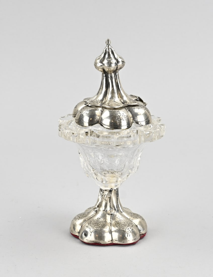 Mustard pot with silverware (1 of 1)