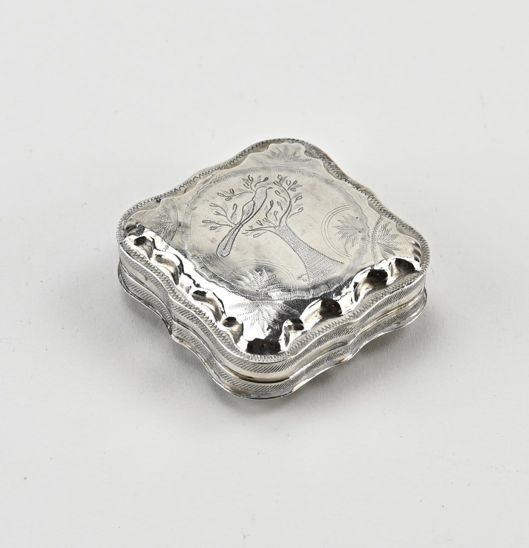 Silver peppermint box (1 of 1)