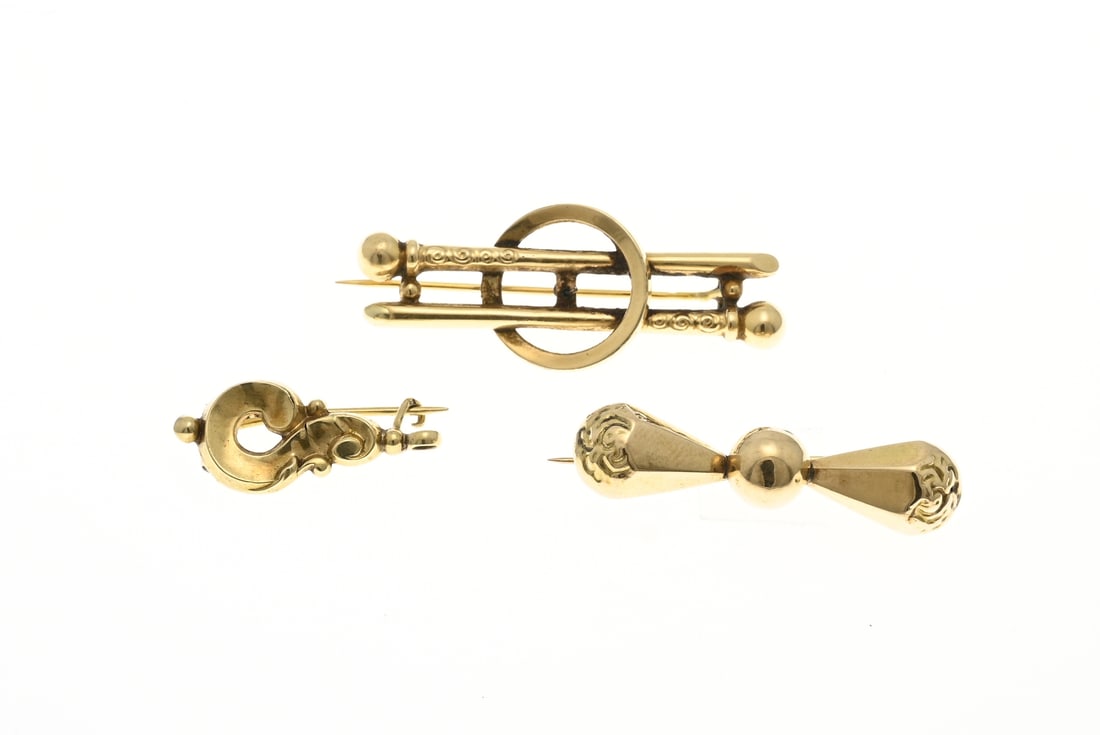 3 Gold brooches (1 of 1)