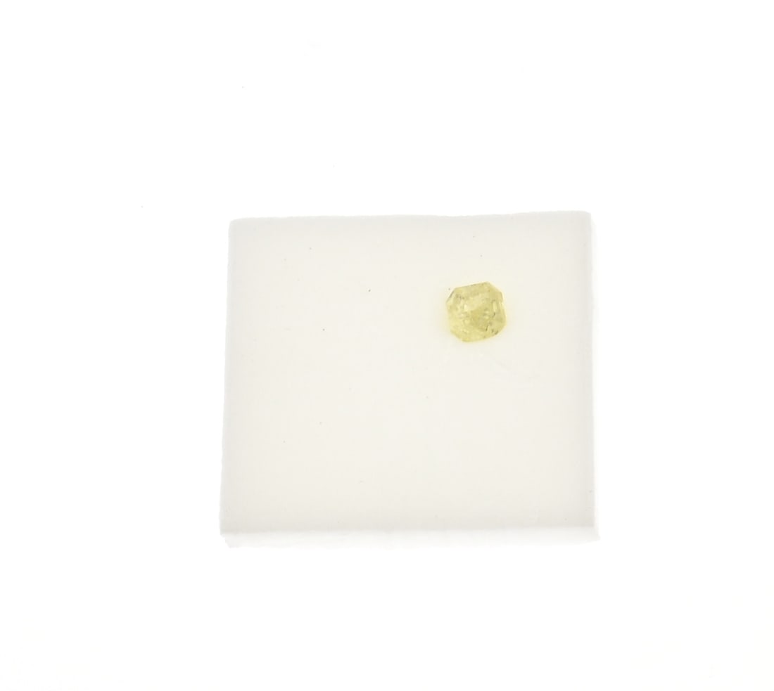 Diamond yellow 0.45 ct. - 2