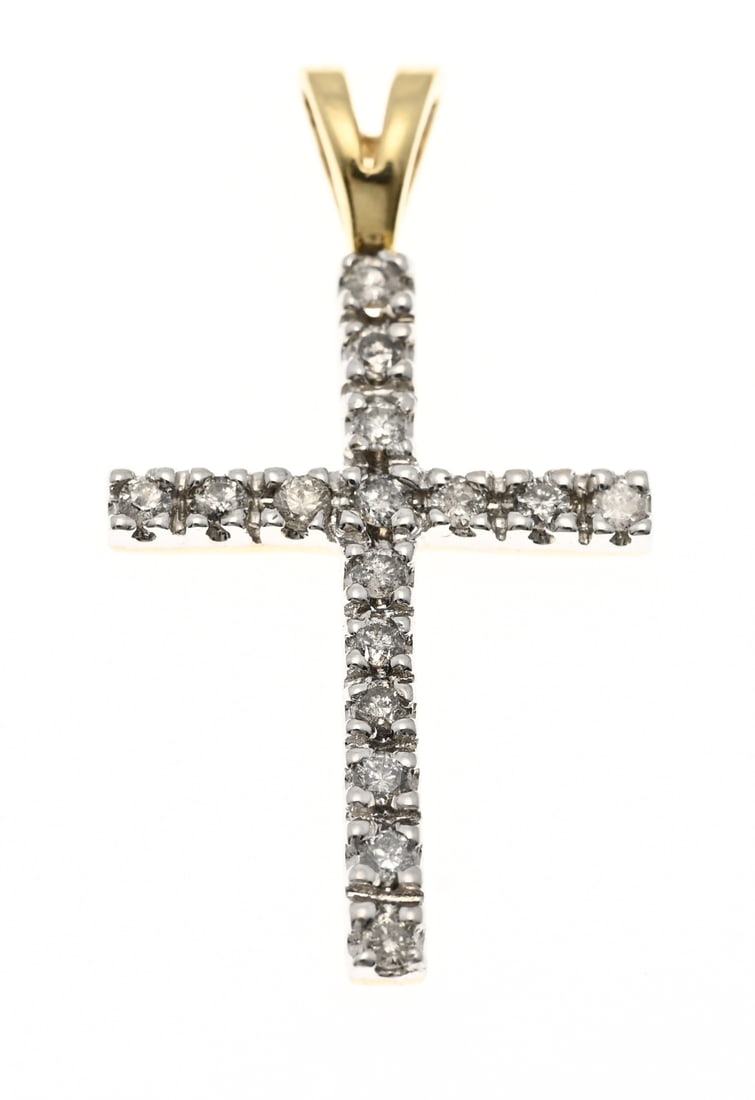 Gold cross with diamond: Yellow gold pendant, 585/000, in the shape of a cross set with brilliant-cut diamonds. 15x27mm, including bail. Approx. 1.2 grams. In good condition.