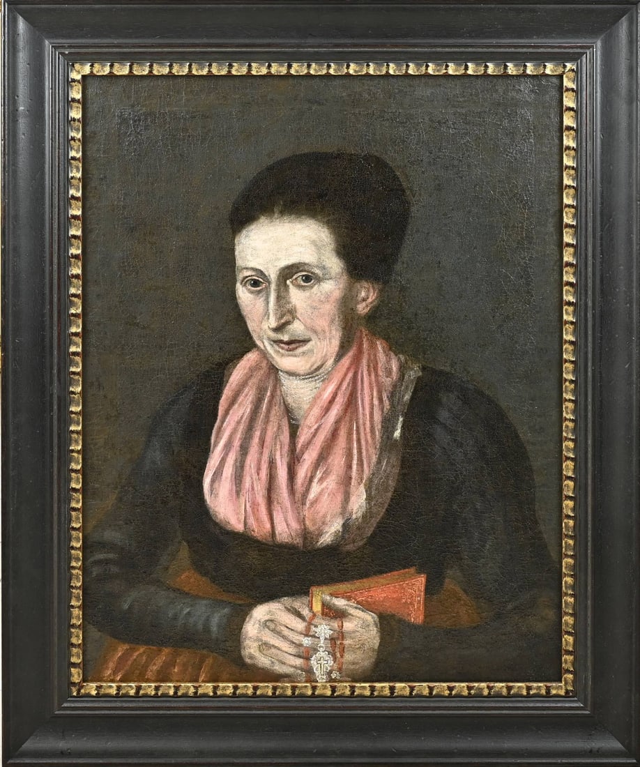 17th - 18th Century lady's portrait: 17th - 18th Century portrait of a lady with Holy Cross. Lined and restored. Dimensions: H 68 x W 53 cm. In reasonable condition.
