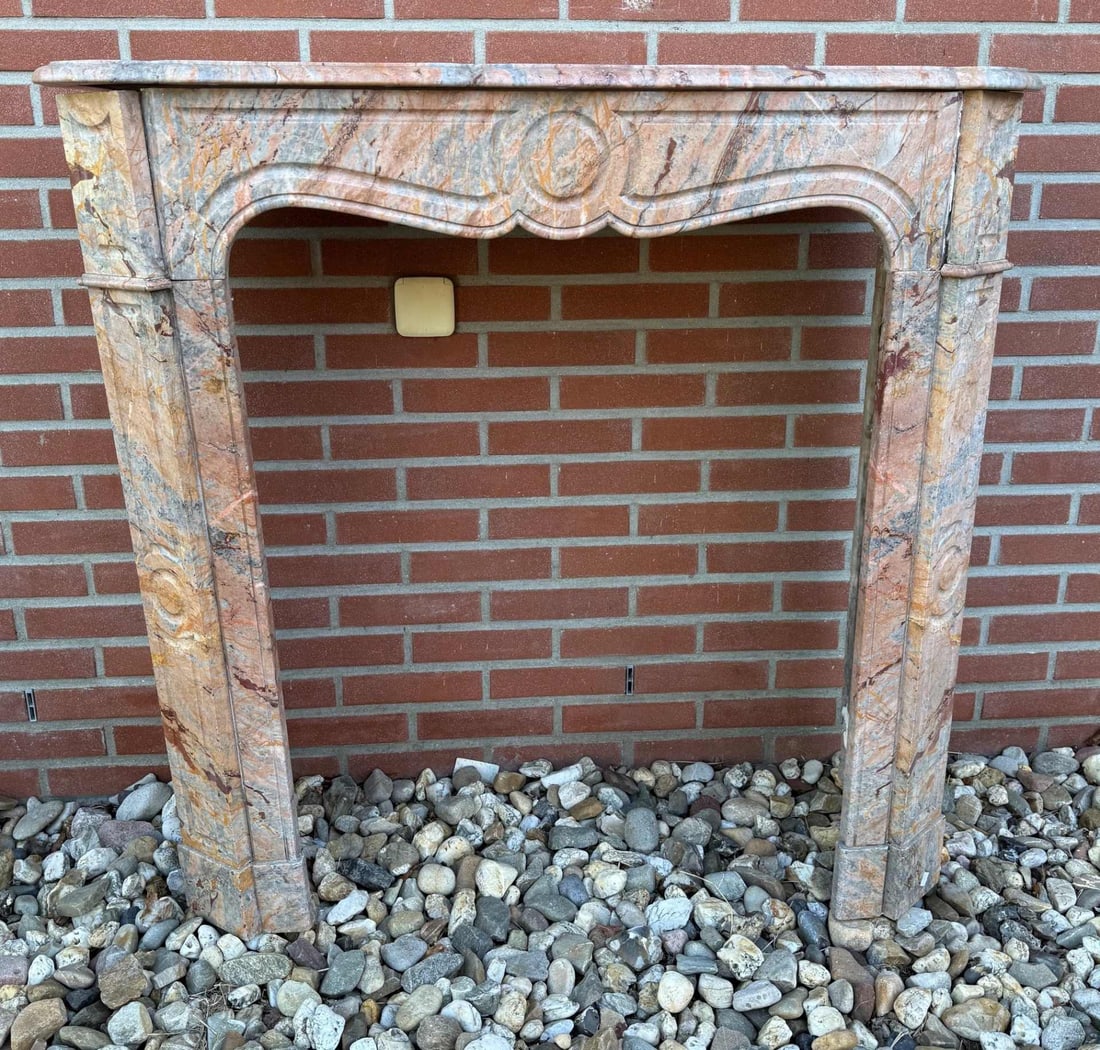 Small marble fireplace, 103 x 105 x 36 cm. (1 of 3)