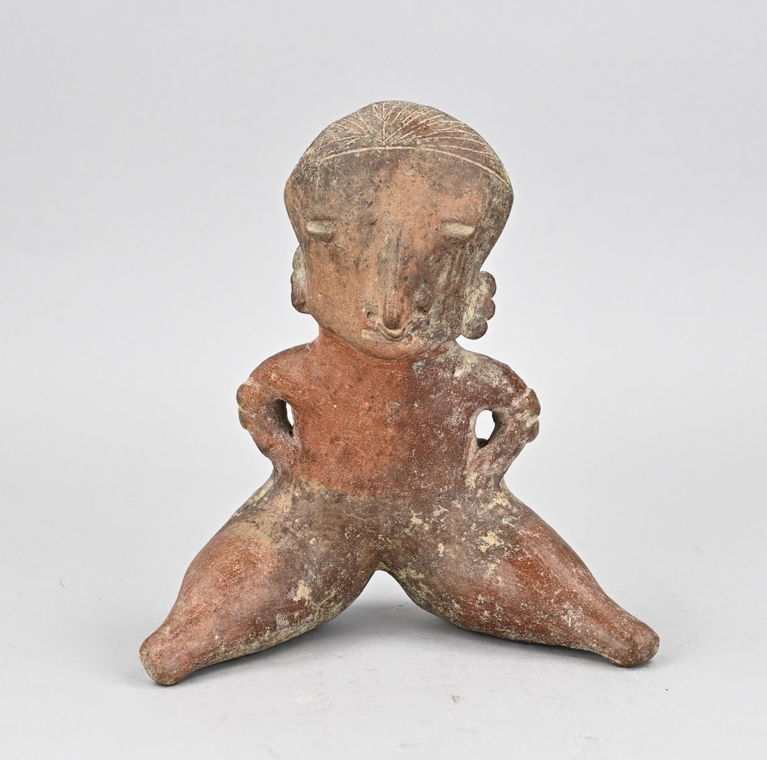 Pre-Columbian Nayarit figure, H 21.2 cm.: Pre-Columbian terracotta figure in Chinesco style, Nayarit culture. From a shaft grave, archaeological find. Circa 300 BC to 300 AD. Dimensions: H 21.2 cm. In very good condition.