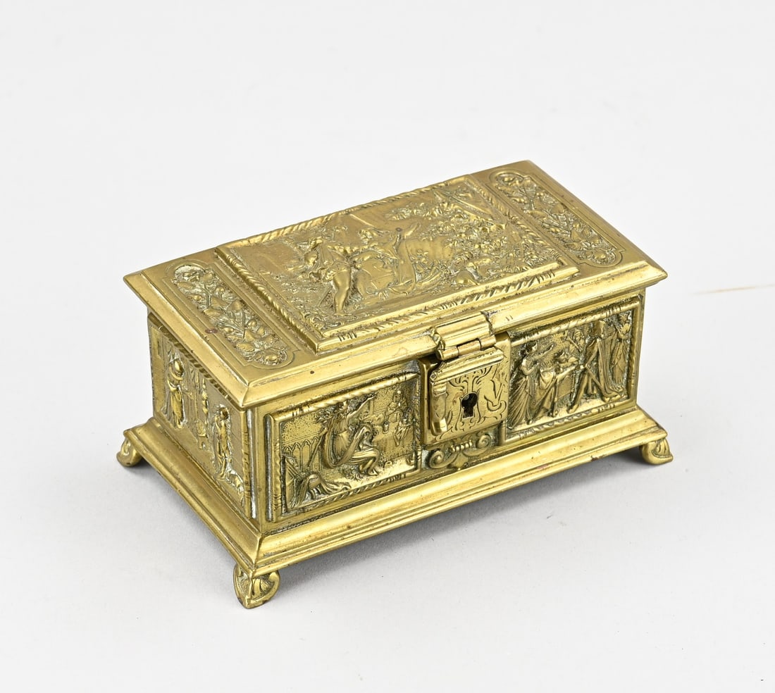 Brass lidded box, 1900 (1 of 2)