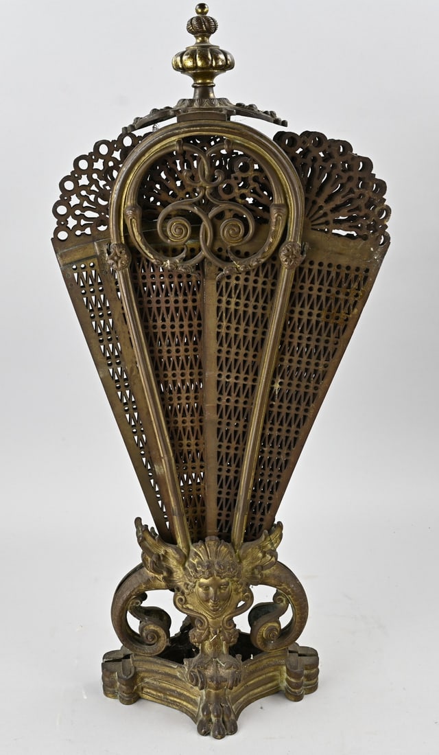 Fan-shaped fireplace screen - 2