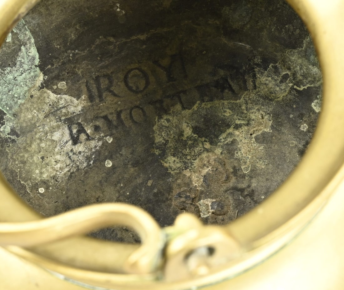 Antique washbasin - 2