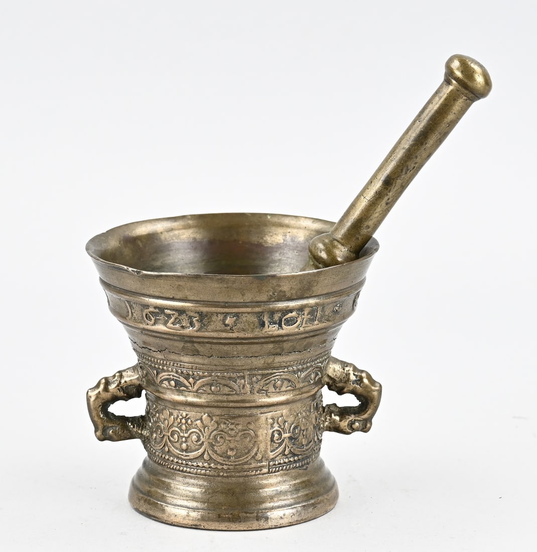 Dutch mortar 1623 (1 of 2)