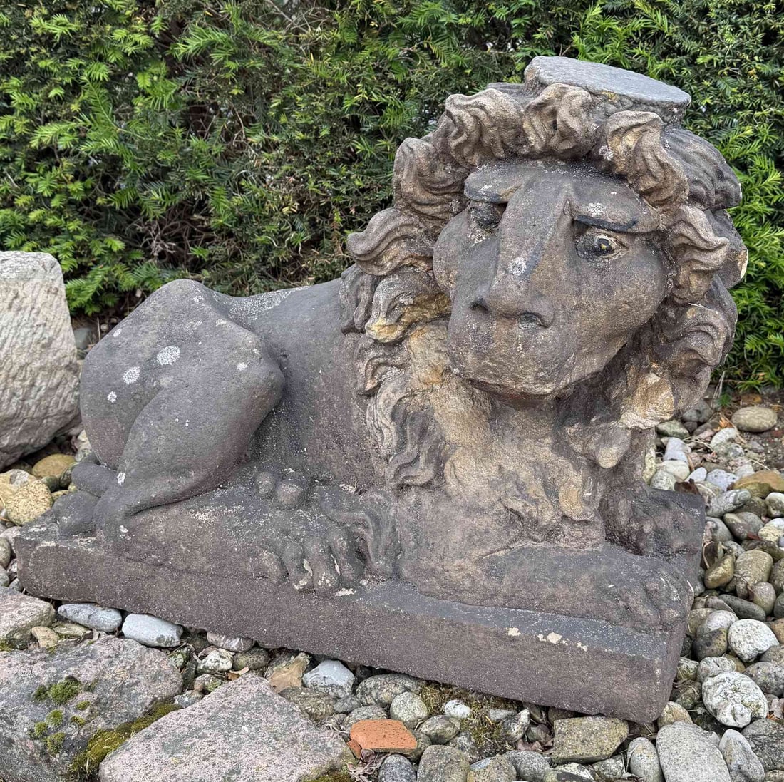 Sandstone statue, Reclining lion - 3