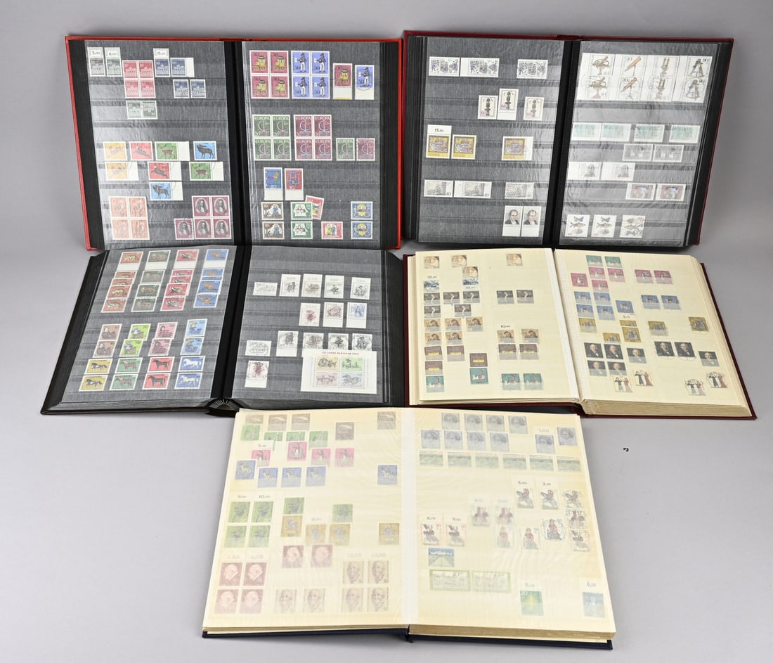5x Album, German stamps: Beautiful collection of five collector albums with German stamps, mint and used. 20th century. Dimensions: 30 x 32 cm. In good condition.
