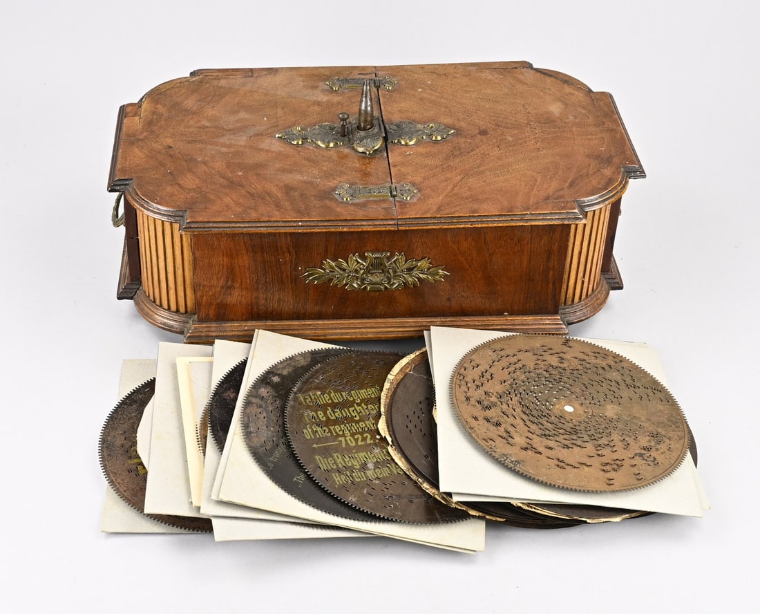 Antique music box + music plates, 1890 (1 of 2)